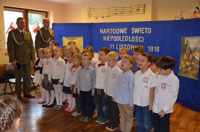 Przedszkolacy w patriotycznym repertuarze (zdjęcia)