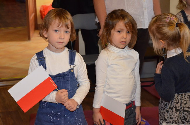 Przedszkolacy w patriotycznym repertuarze (zdjęcia)