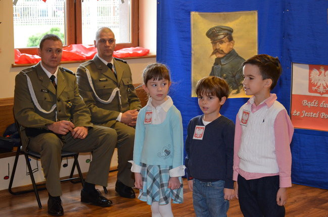 Przedszkolacy w patriotycznym repertuarze (zdjęcia)