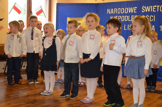 Przedszkolacy w patriotycznym repertuarze (zdjęcia)