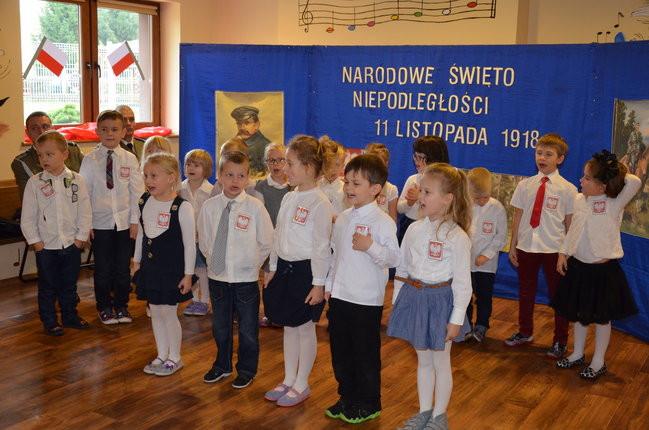 Przedszkolacy w patriotycznym repertuarze (zdjęcia)