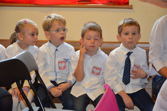 Przedszkolacy w patriotycznym repertuarze (zdjęcia)