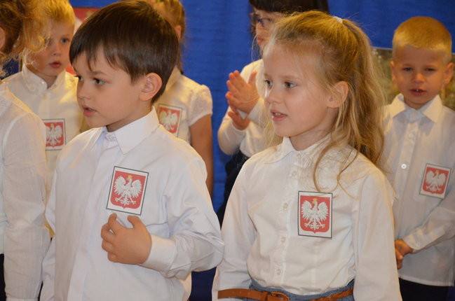 Przedszkolacy w patriotycznym repertuarze (zdjęcia)