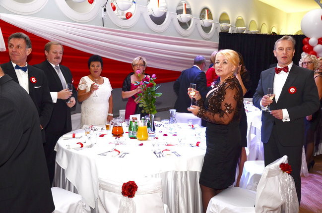 Bal Niepodległościowy w MOK-u (zdjęcia)