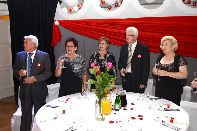 Bal Niepodległościowy w MOK-u (zdjęcia)