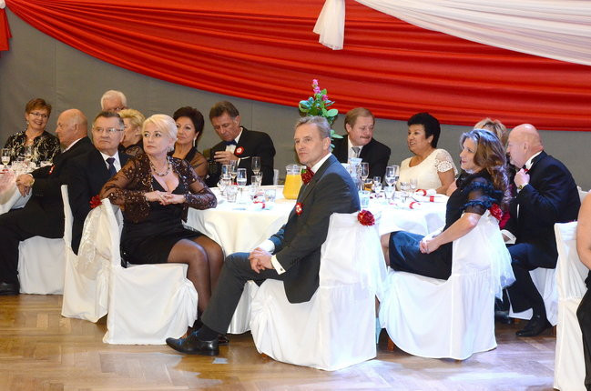 Bal Niepodległościowy w MOK-u (zdjęcia)