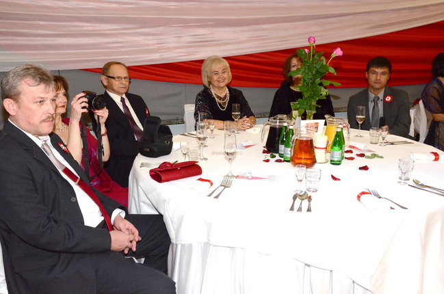 Bal Niepodległościowy w MOK-u (zdjęcia)