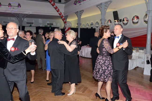 Bal Niepodległościowy w MOK-u (zdjęcia)