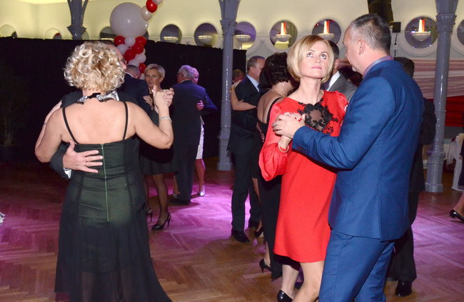 Bal Niepodległościowy w MOK-u (zdjęcia)