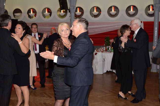 Bal Niepodległościowy w MOK-u (zdjęcia)