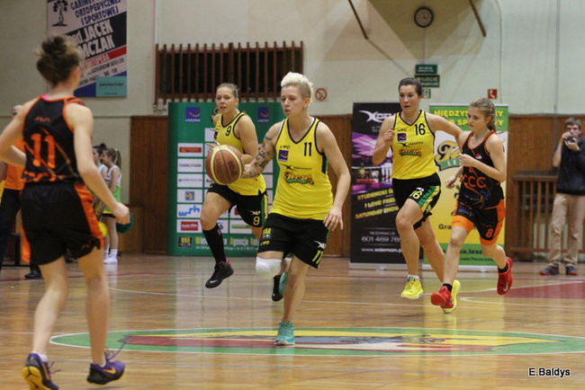 Zwycięskie koszykarki (zdjęcia)