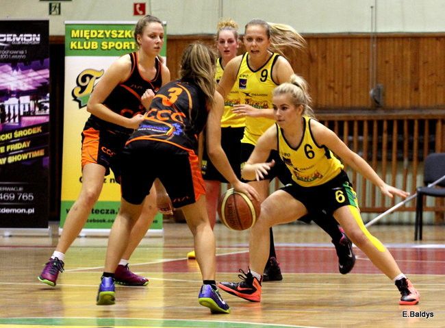 Zwycięskie koszykarki (zdjęcia)