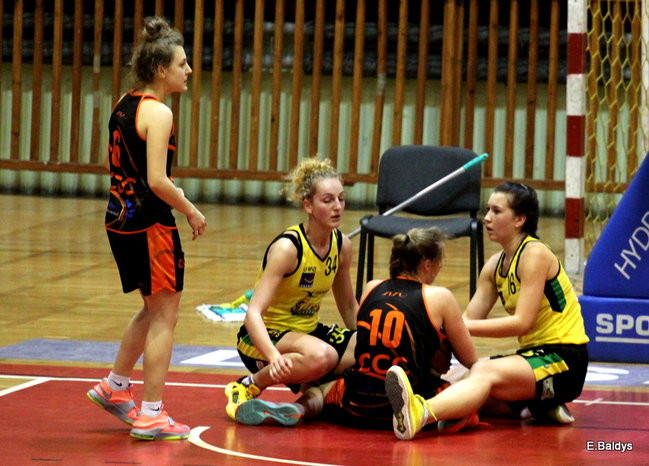 Zwycięskie koszykarki (zdjęcia)