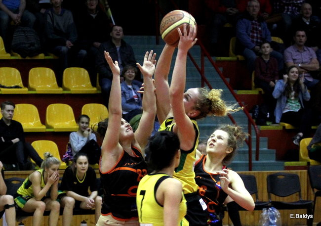 Zwycięskie koszykarki (zdjęcia)