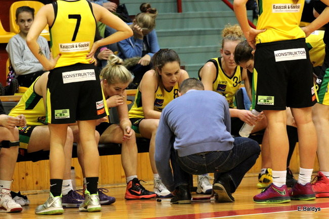 Zwycięskie koszykarki (zdjęcia)