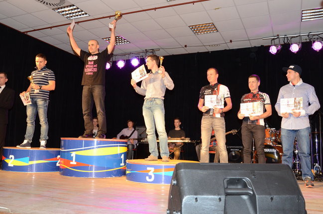 Kolarze na scenie w Lipnie (zdjęcia)