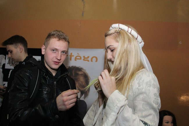 Historyczne fryzury w ZSOŚ (zdjęcia)