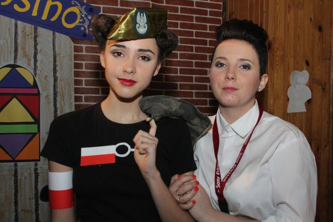 Historyczne fryzury w ZSOŚ (zdjęcia)