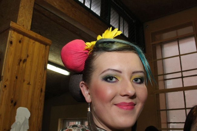 Historyczne fryzury w ZSOŚ (zdjęcia)