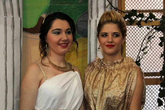 Historyczne fryzury w ZSOŚ (zdjęcia)