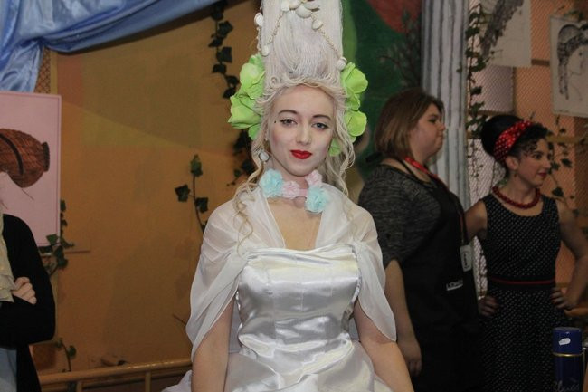 Historyczne fryzury w ZSOŚ (zdjęcia)