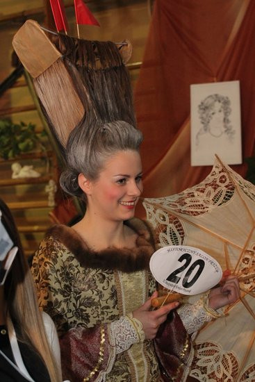 Historyczne fryzury w ZSOŚ (zdjęcia)