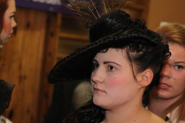 Historyczne fryzury w ZSOŚ (zdjęcia)