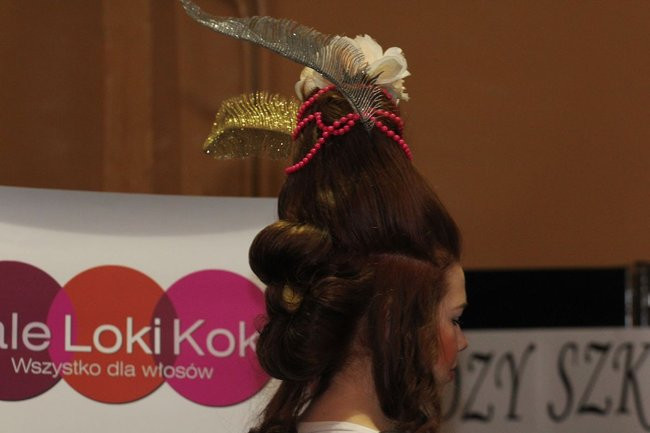 Historyczne fryzury w ZSOŚ (zdjęcia)