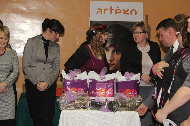 Historyczne fryzury w ZSOŚ (zdjęcia)