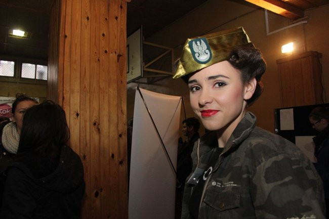 Historyczne fryzury w ZSOŚ (zdjęcia)