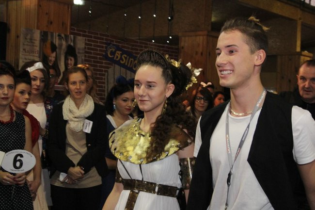 Historyczne fryzury w ZSOŚ (zdjęcia)