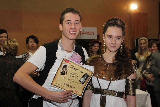 Historyczne fryzury w ZSOŚ (zdjęcia)