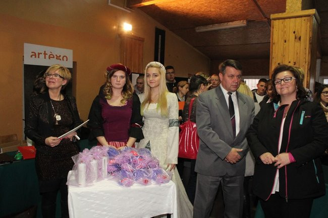 Historyczne fryzury w ZSOŚ (zdjęcia)