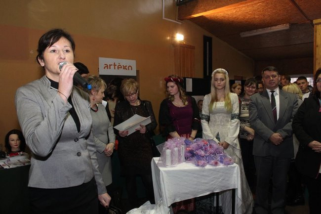 Historyczne fryzury w ZSOŚ (zdjęcia)