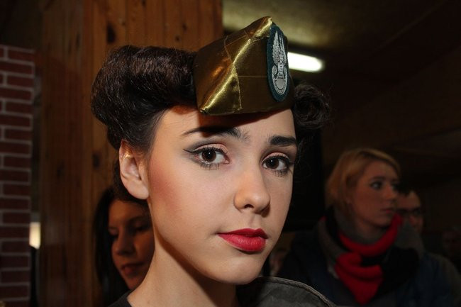 Historyczne fryzury w ZSOŚ (zdjęcia)