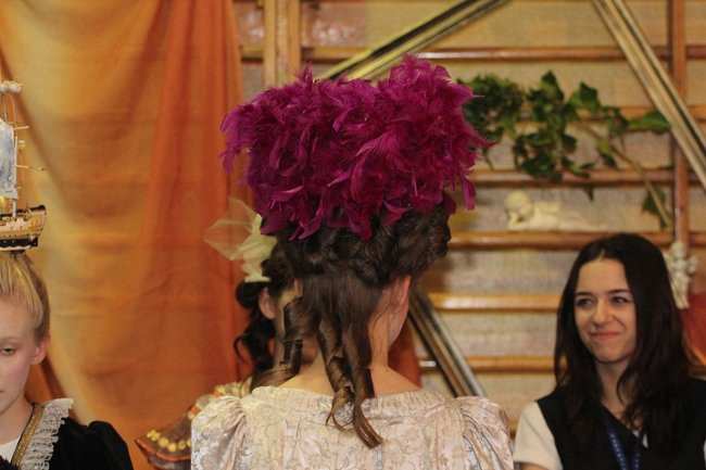 Historyczne fryzury w ZSOŚ (zdjęcia)