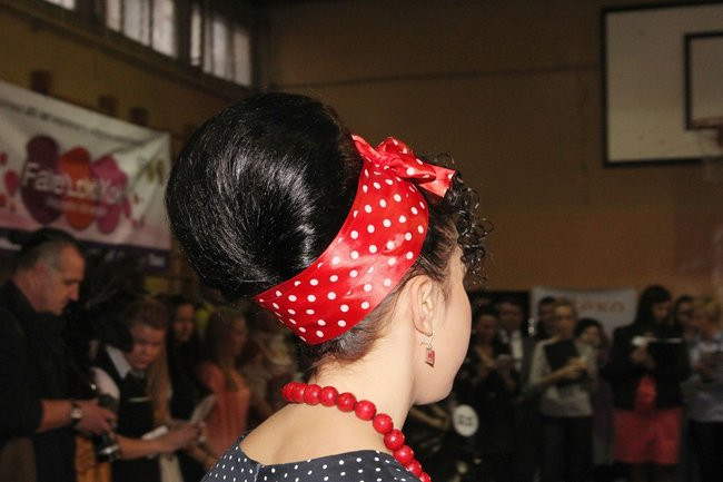 Historyczne fryzury w ZSOŚ (zdjęcia)