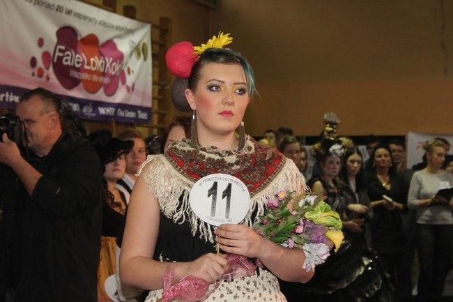 Historyczne fryzury w ZSOŚ (zdjęcia)