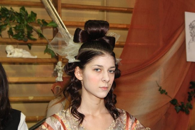 Historyczne fryzury w ZSOŚ (zdjęcia)