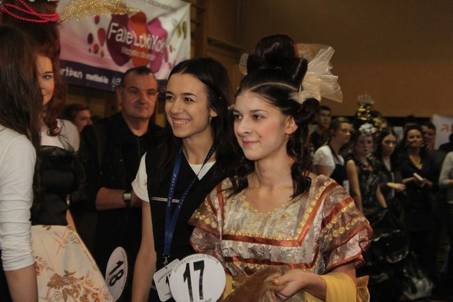 Historyczne fryzury w ZSOŚ (zdjęcia)