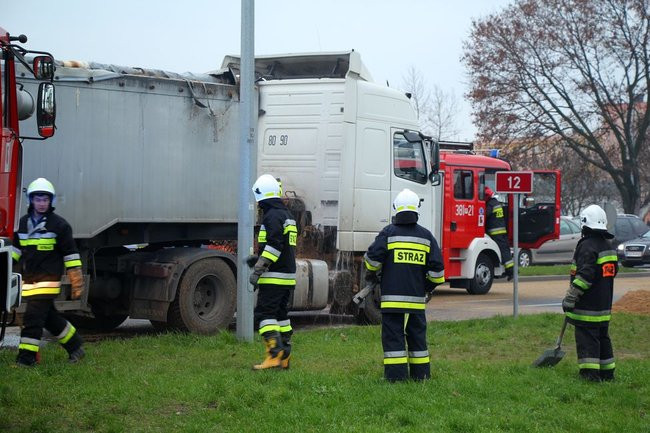 Zablokowany skręt w Estkowskiego (zdjęcia)