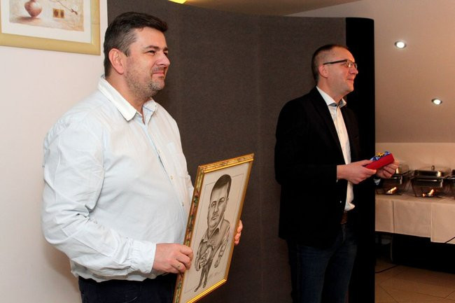 Zwycięzca dziękuje, pokonany gratuluje i deklaruje życzliwość (zdjęcia)