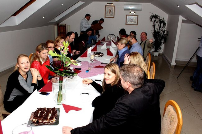 Zwycięzca dziękuje, pokonany gratuluje i deklaruje życzliwość (zdjęcia)