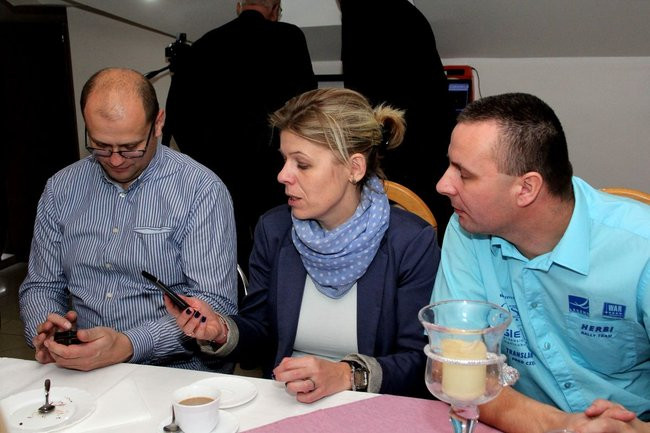 Zwycięzca dziękuje, pokonany gratuluje i deklaruje życzliwość (zdjęcia)