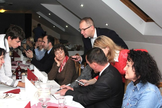 Zwycięzca dziękuje, pokonany gratuluje i deklaruje życzliwość (zdjęcia)