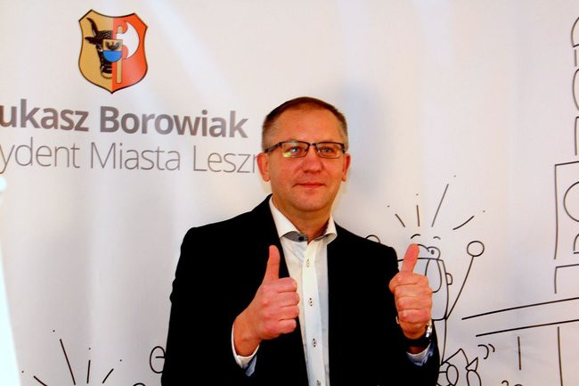 Zwycięzca dziękuje, pokonany gratuluje i deklaruje życzliwość (zdjęcia)