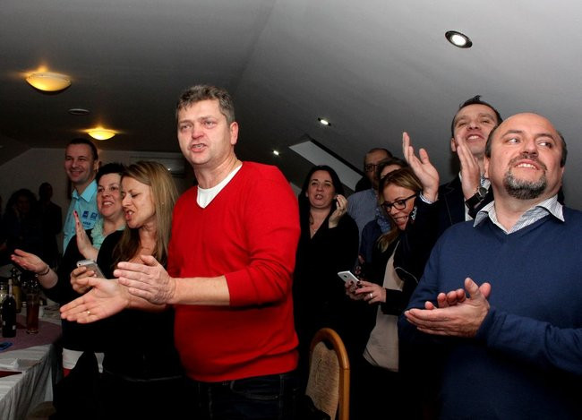 Zwycięzca dziękuje, pokonany gratuluje i deklaruje życzliwość (zdjęcia)