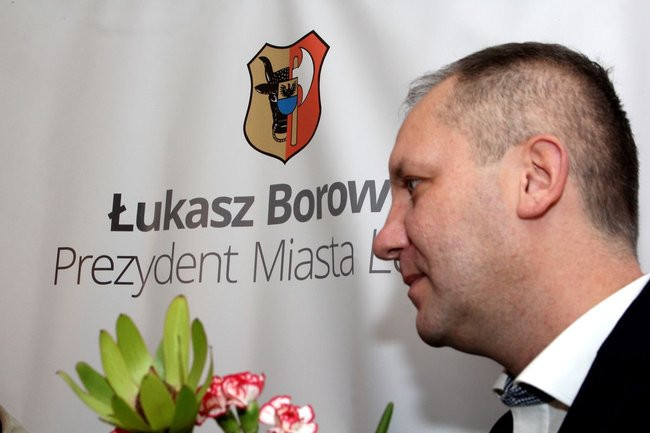 Zwycięzca dziękuje, pokonany gratuluje i deklaruje życzliwość (zdjęcia)