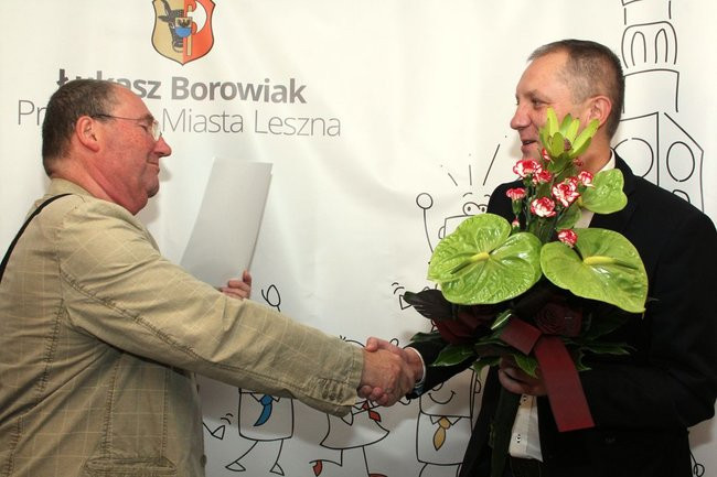 Zwycięzca dziękuje, pokonany gratuluje i deklaruje życzliwość (zdjęcia)