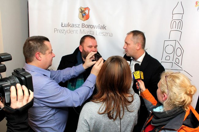 Zwycięzca dziękuje, pokonany gratuluje i deklaruje życzliwość (zdjęcia)